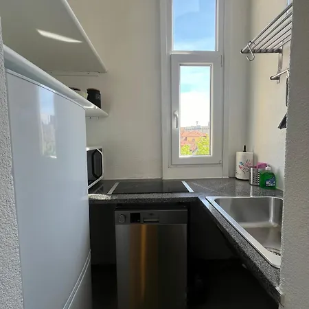 شقة New With Balcony, Isola Bosco Verticale