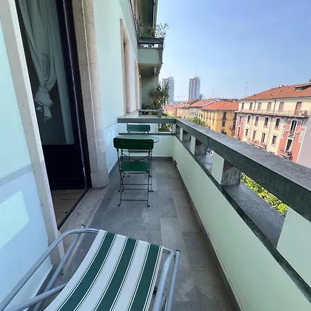 New With Balcony, Isola Bosco Verticale 米兰